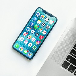 Receive assistance for setting up a smart phone or transferring files between new devices